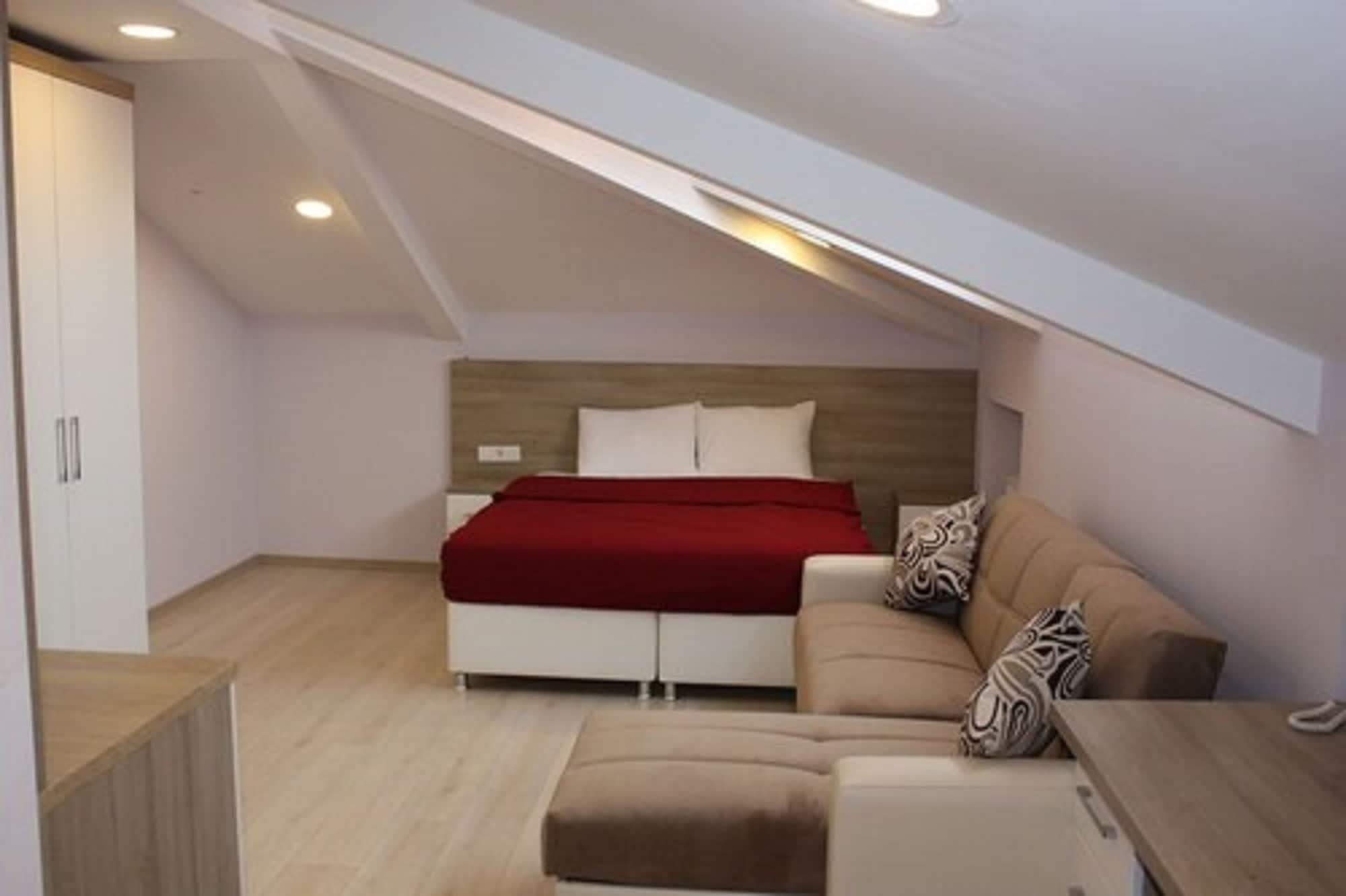 Ucar Royal Hotel Ve Konferans Salonu Sile Exterior photo