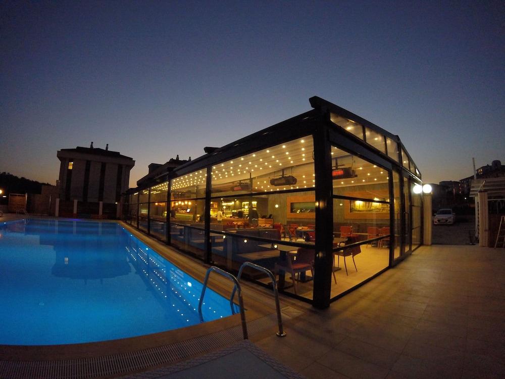 Ucar Royal Hotel Ve Konferans Salonu Sile Exterior photo